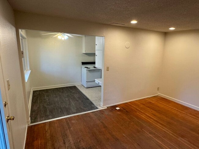 Photo - 3 Bedroom House Near UO Campus