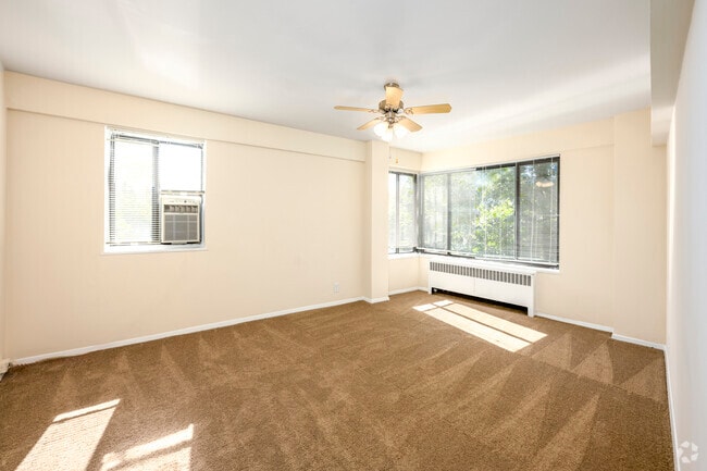 2BR, 1BA - 900SF - Bedroom - Walden Commons