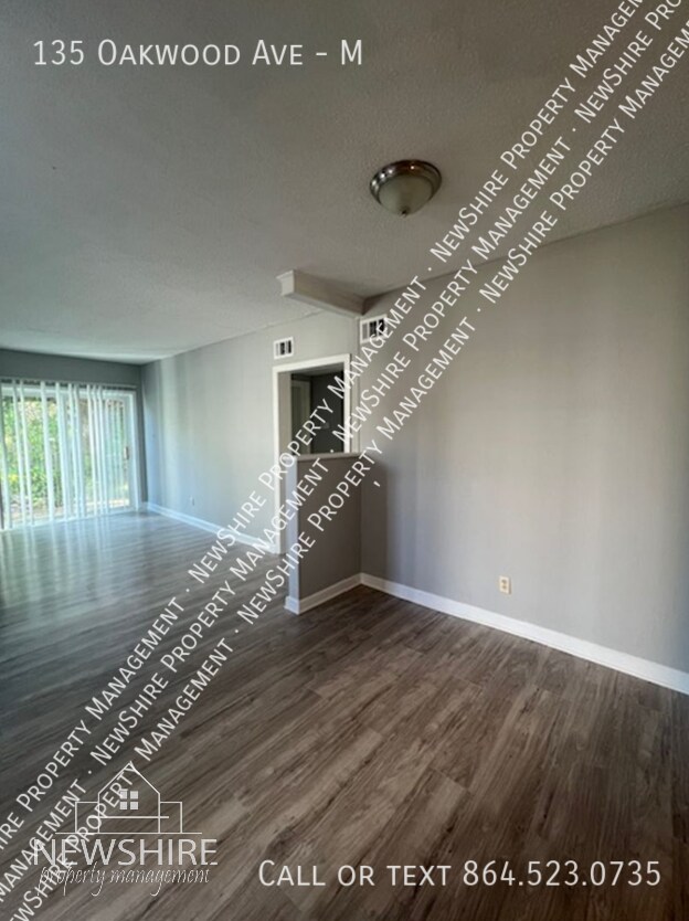 Photo - 135 Oakwood Ave Unit M