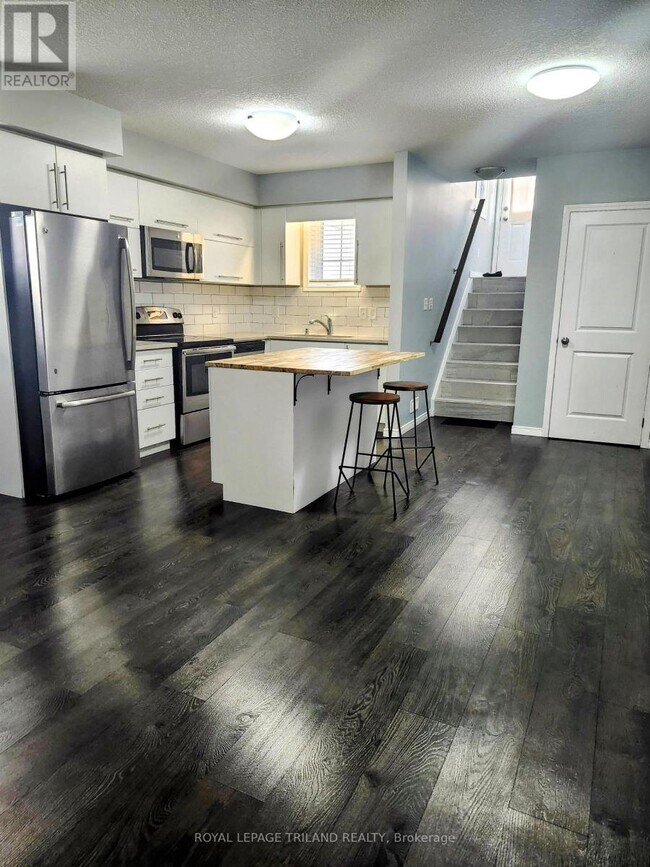 Photo - 3200 Singleton Ave
