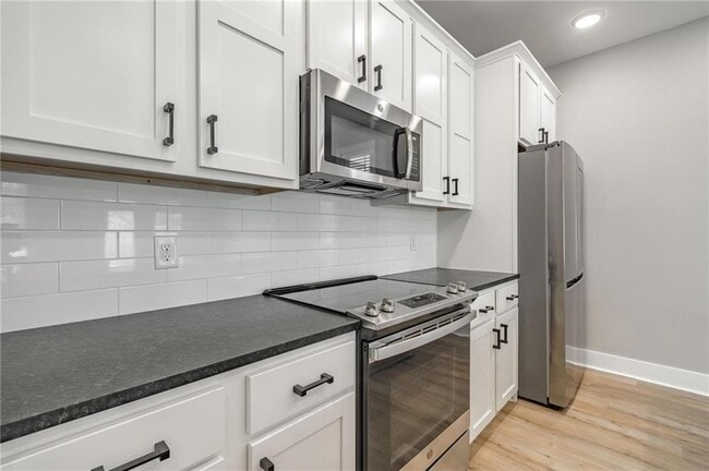 Photo - 608 W Maple St