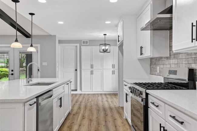 Photo - 3204 Greenbriar Ln