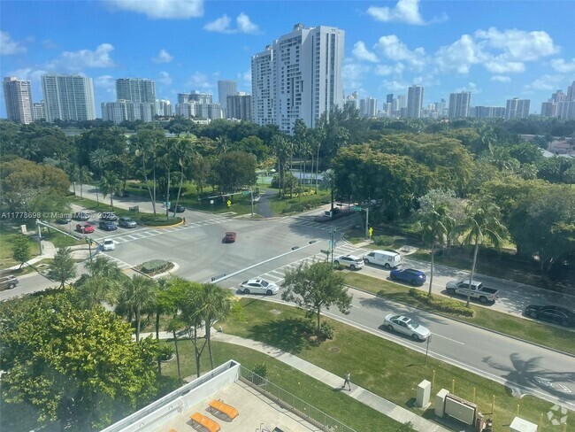Building Photo - 3375 N Country Club Dr Unit 706 Rental