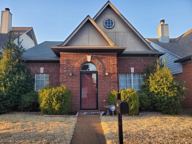 Building Photo - 8688 Eagle View Dr