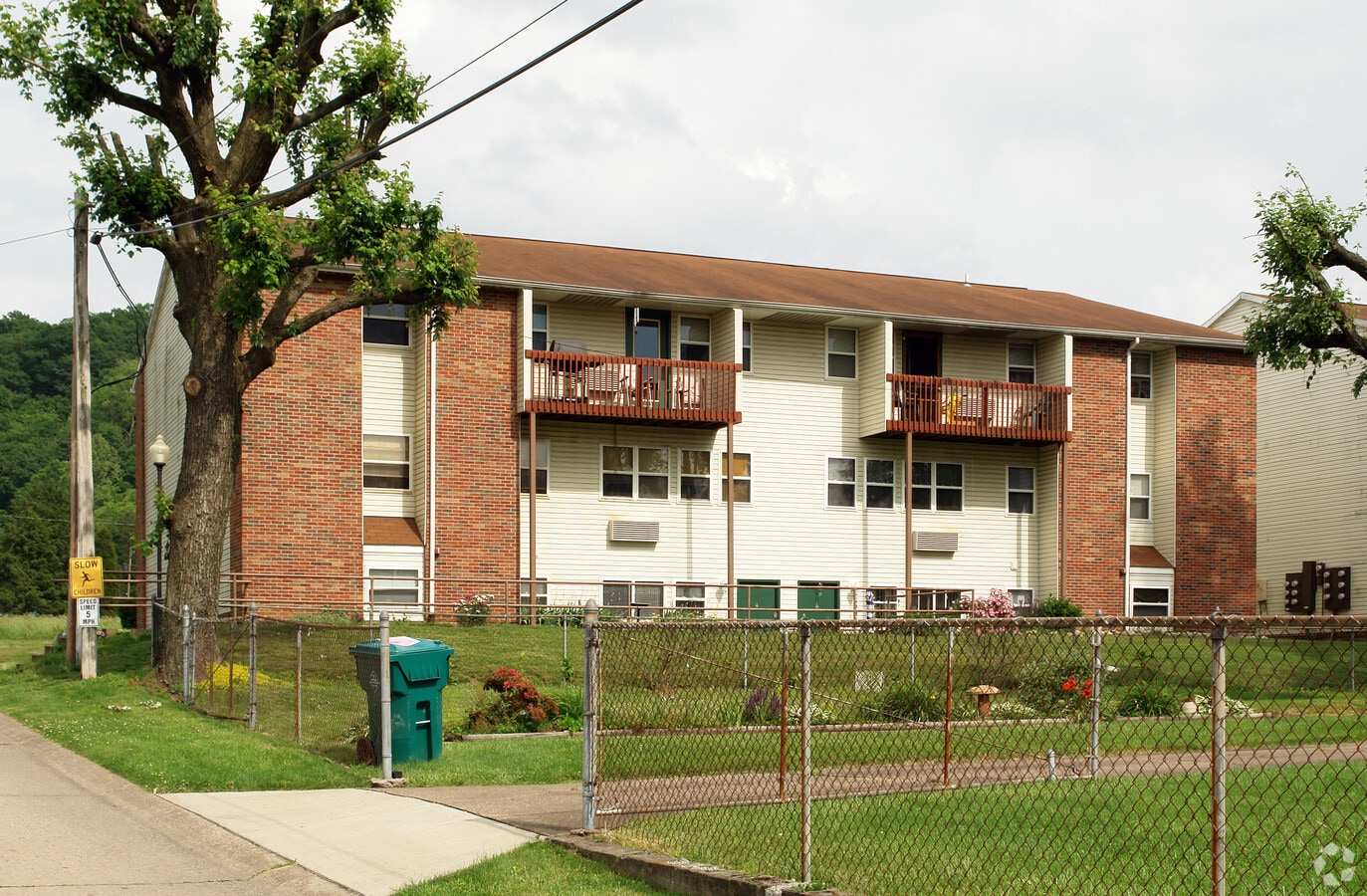 Photo - Maplewood Apartments