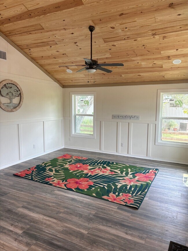 Photo - 626 Front St