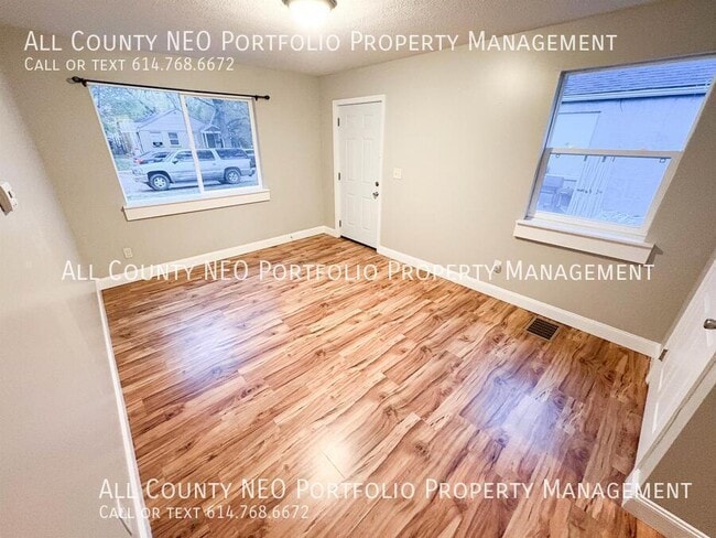 Photo - 1046 Republic Ave