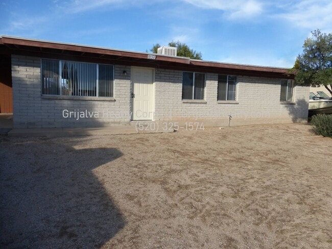 Building Photo - Spacious 4 Bedroom House for Rent (Irvington/Kolb)