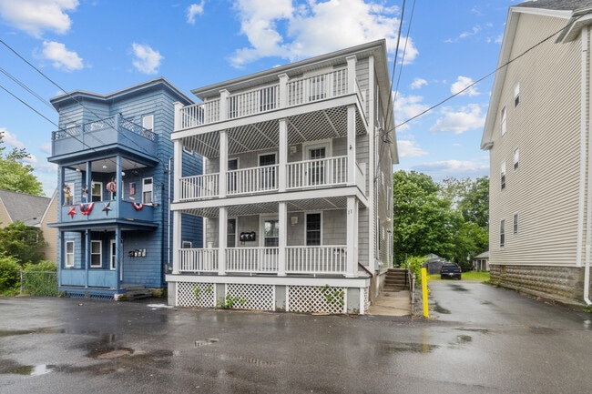 11 Siegel St