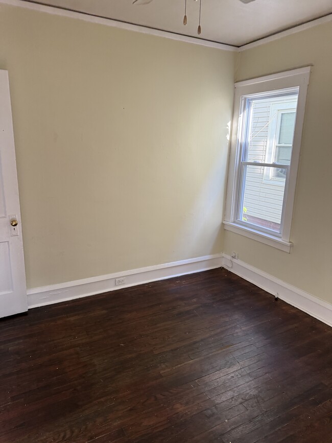 Photo - 1324 W 108th St