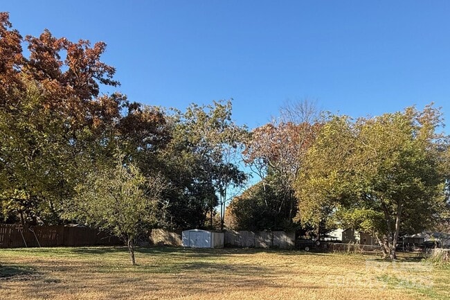 Photo - 6126 Cherrycrest Ln