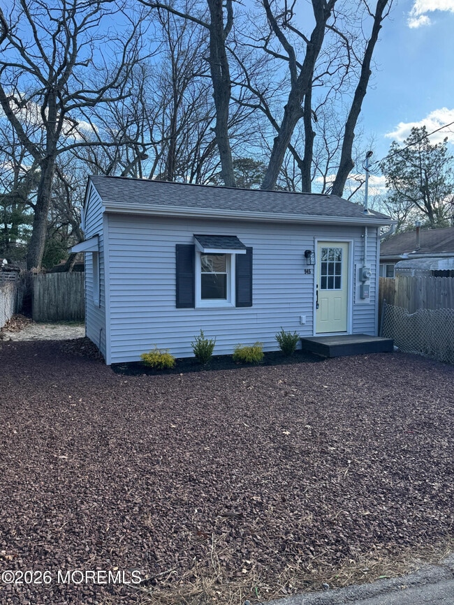 Photo - 945 Linden Ave