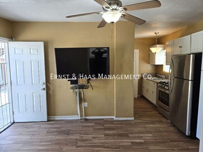 Photo - 337 E 17th St