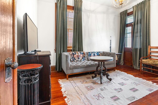 Photo - 3110 Esplanade Ave