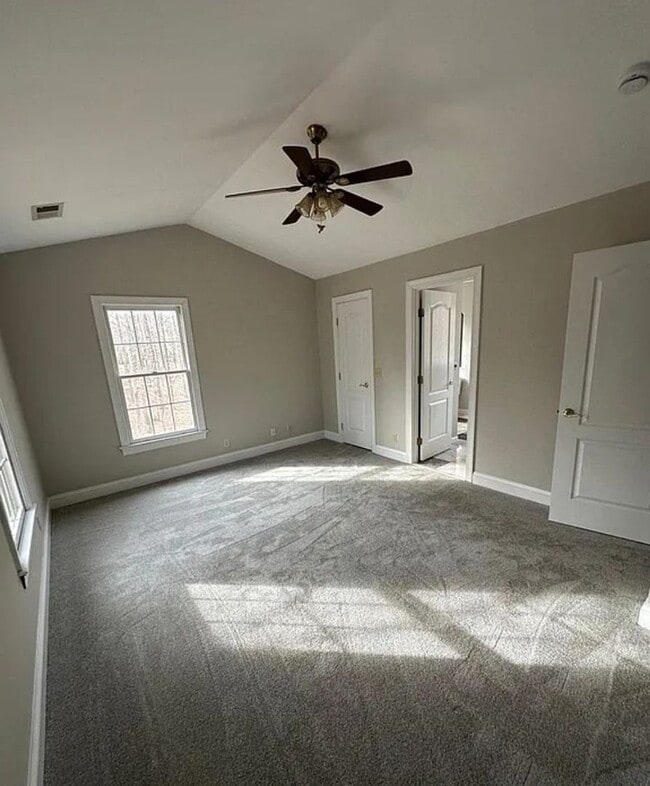 Photo - 203 Nottingham Rd