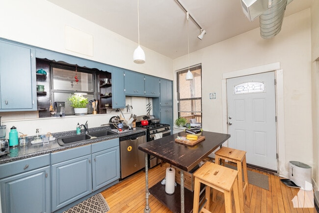 Photo - 3336 N Sheffield Ave Unit 2