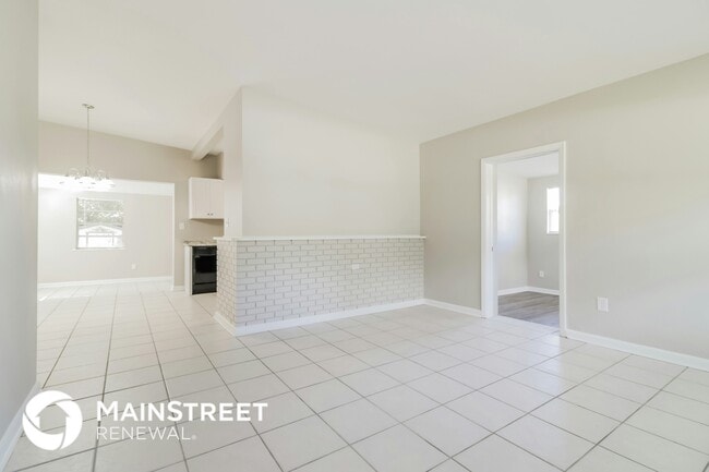 Photo - 320 N Hilltop Dr