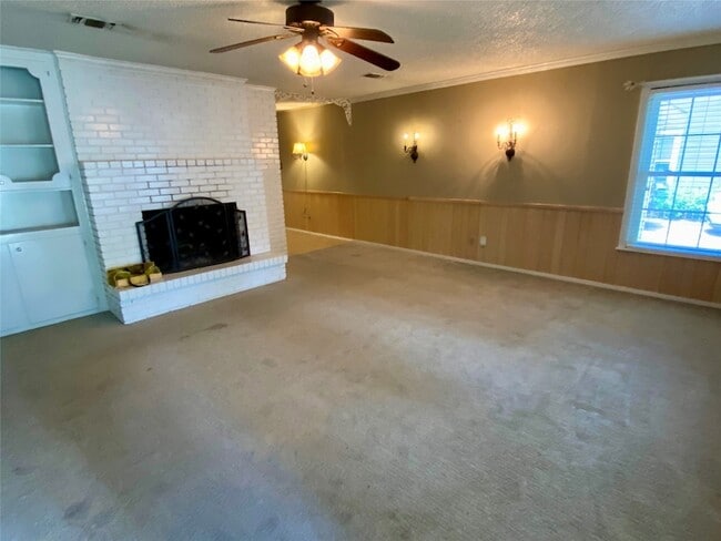 Photo - 623 Club Oak Dr