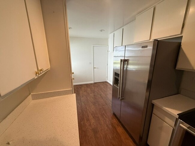 4175 Amberwood Cir