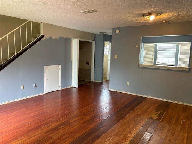 Photo - 1366 Old Jamestown Ct