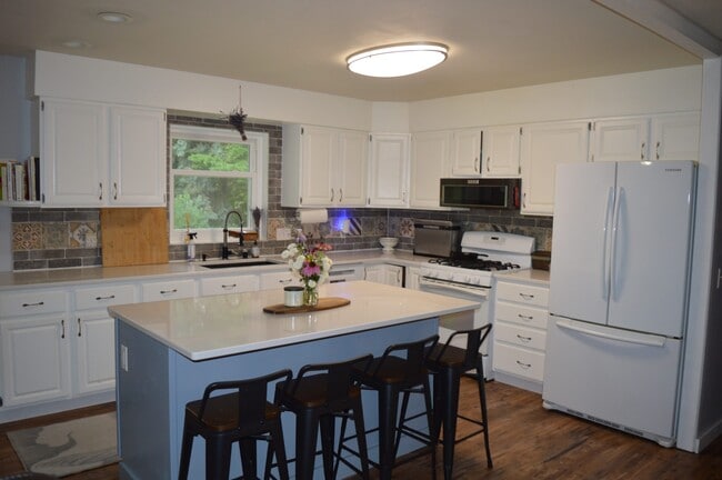 Photo - 1676 Silverado Dr