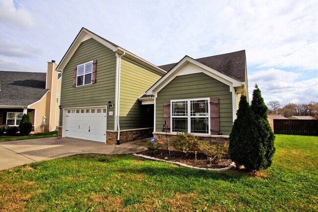 Photo - 717 Elm St