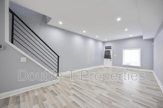 Photo - 10 N Ellwood Ave