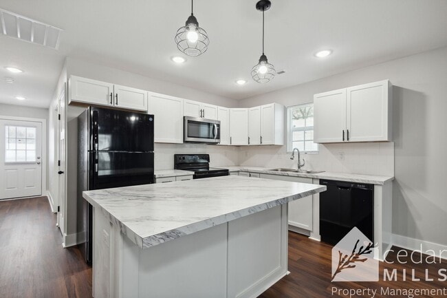 Photo - Upper Level 3 bed 2 bath duplex unit avail...