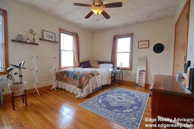 Building Photo - 53 Elmira St Rental
