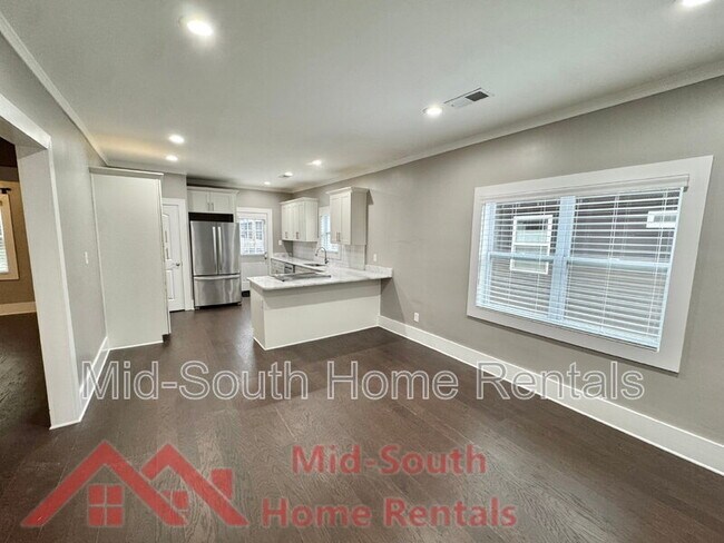 Photo - 1046 Tanglewood St