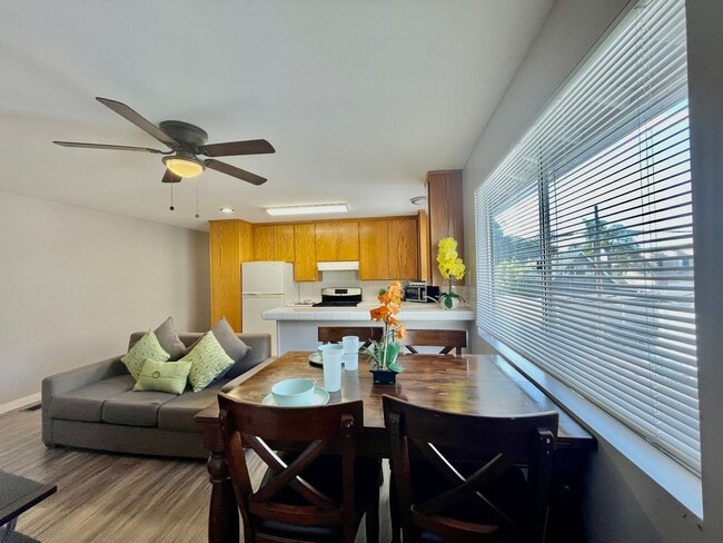 Photo - Front St Rentals Unidad Back 2 bedroom + 1 bathroom upstairs