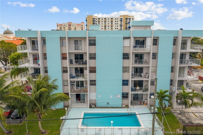 Photo - 140 NW 14th Ave Condominio Unidad 2