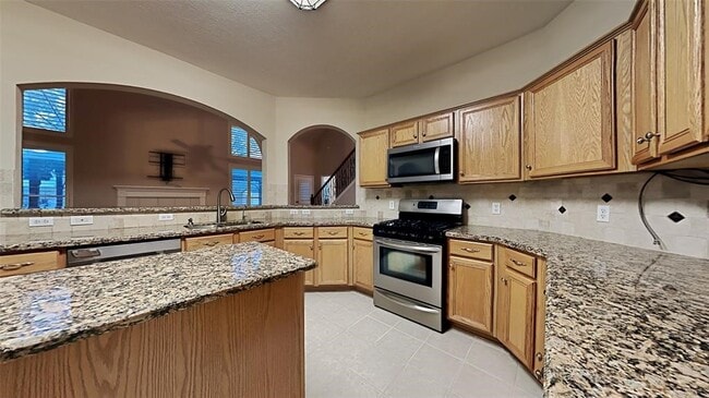 2114 Winding Hollow Dr