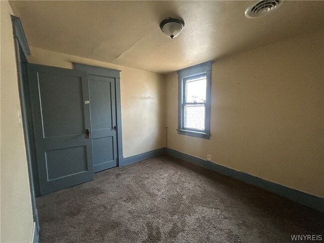 142 Roesch Ave