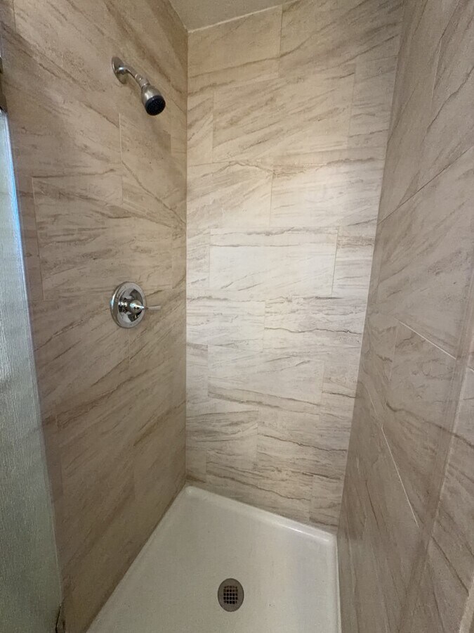 Photo - 9915 Parkvale Dr