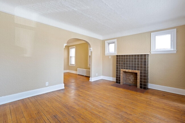 Photo - 17308 Oak Dr Unit Lower