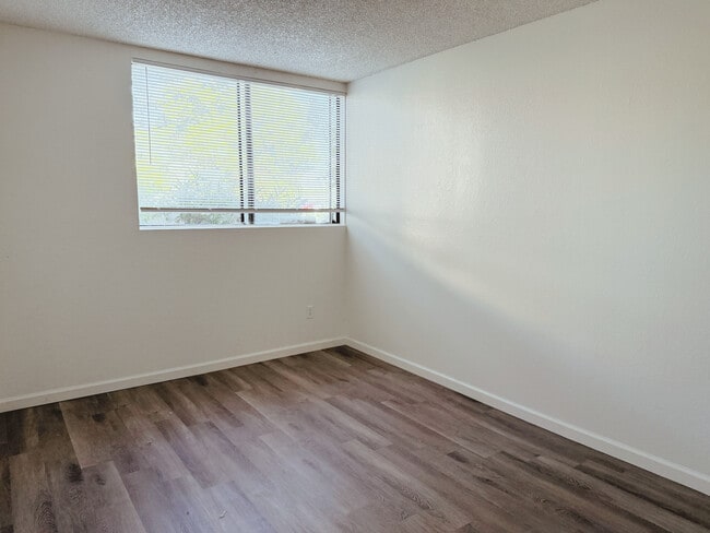 Garden Court Apartments