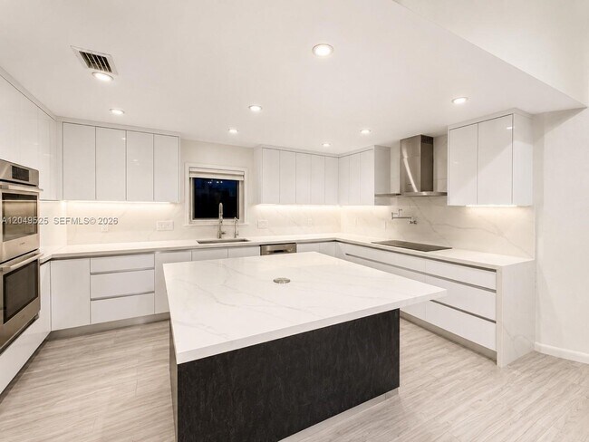 2616 Oakbrook Ct