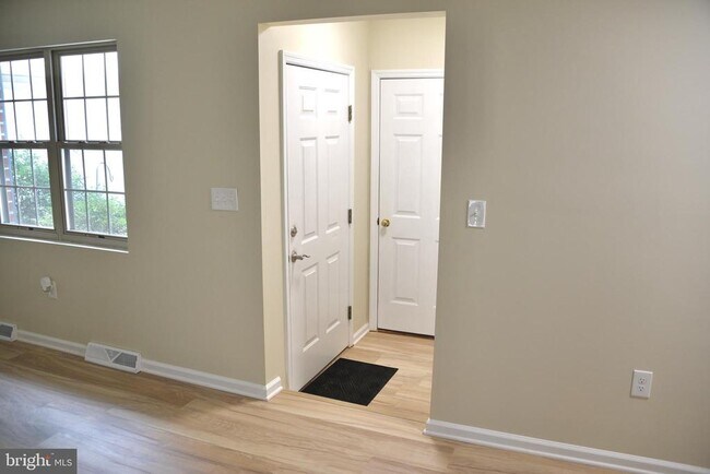 Photo - 2002 Acorn Dr Townhome