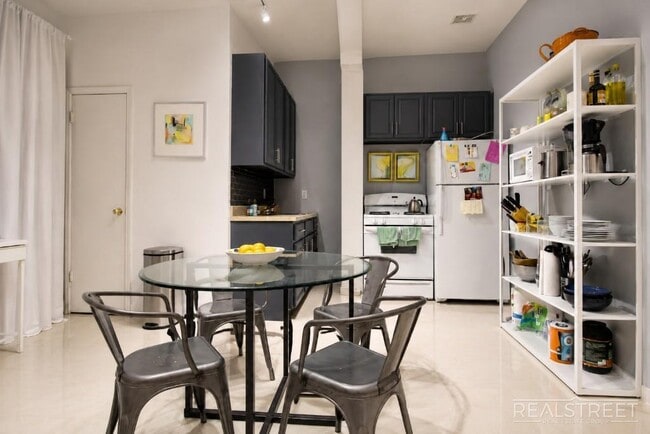Photo - Spacious 2 Bed LOFT in Williamsburg! Unit B5
