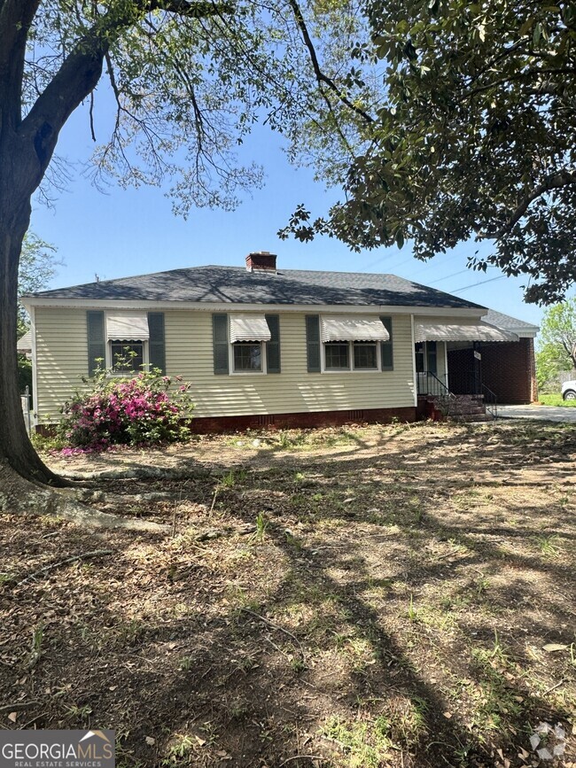 Building Photo - 201 Meadowdale Dr Rental