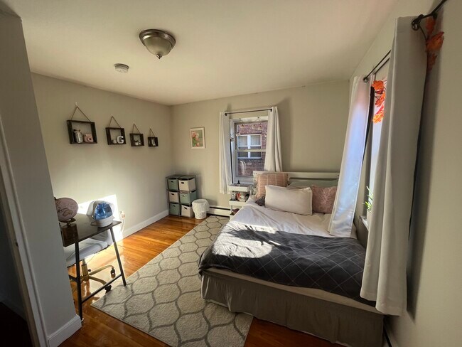 77 Chiswick Rd