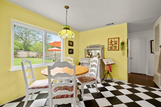 Photo - 408 Ramble Ln