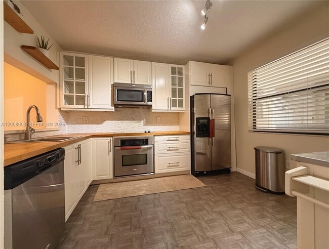 Photo - 511 Ives Dairy Rd Unit 301-6