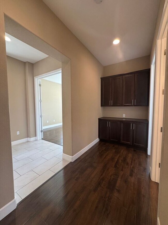 Photo - Beautiful Shadow Ridge Home in Spanish Spr...