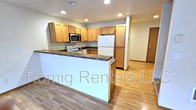 Photo - 8111 NE 36th Ct