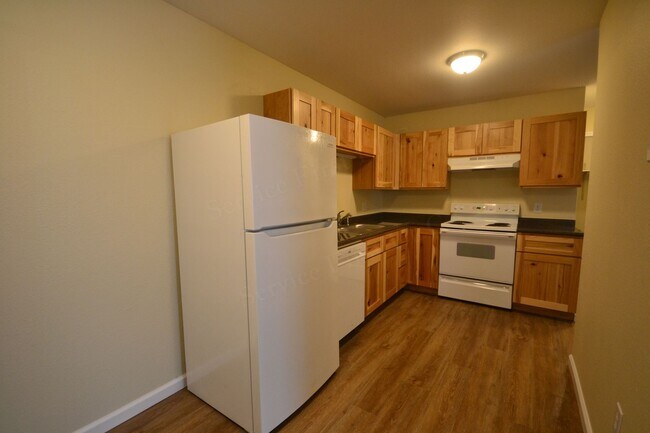 Photo - Marshfield Apartments Unit 103