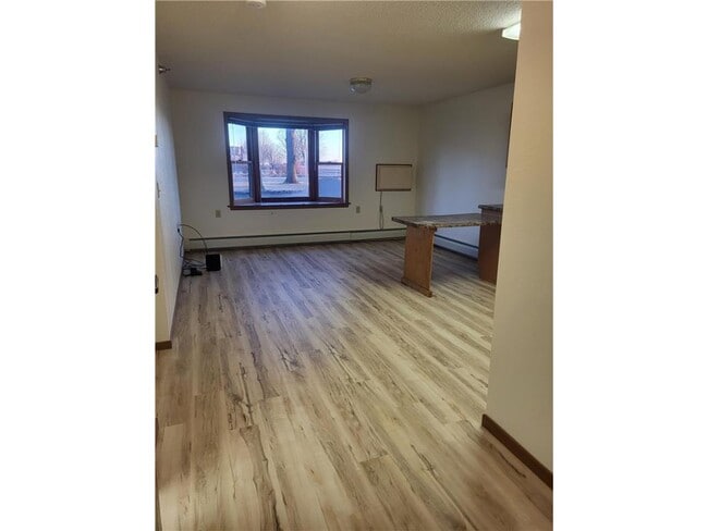 Photo - 609 Main St S Unit 2