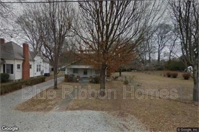 Photo - 2634 Barton St