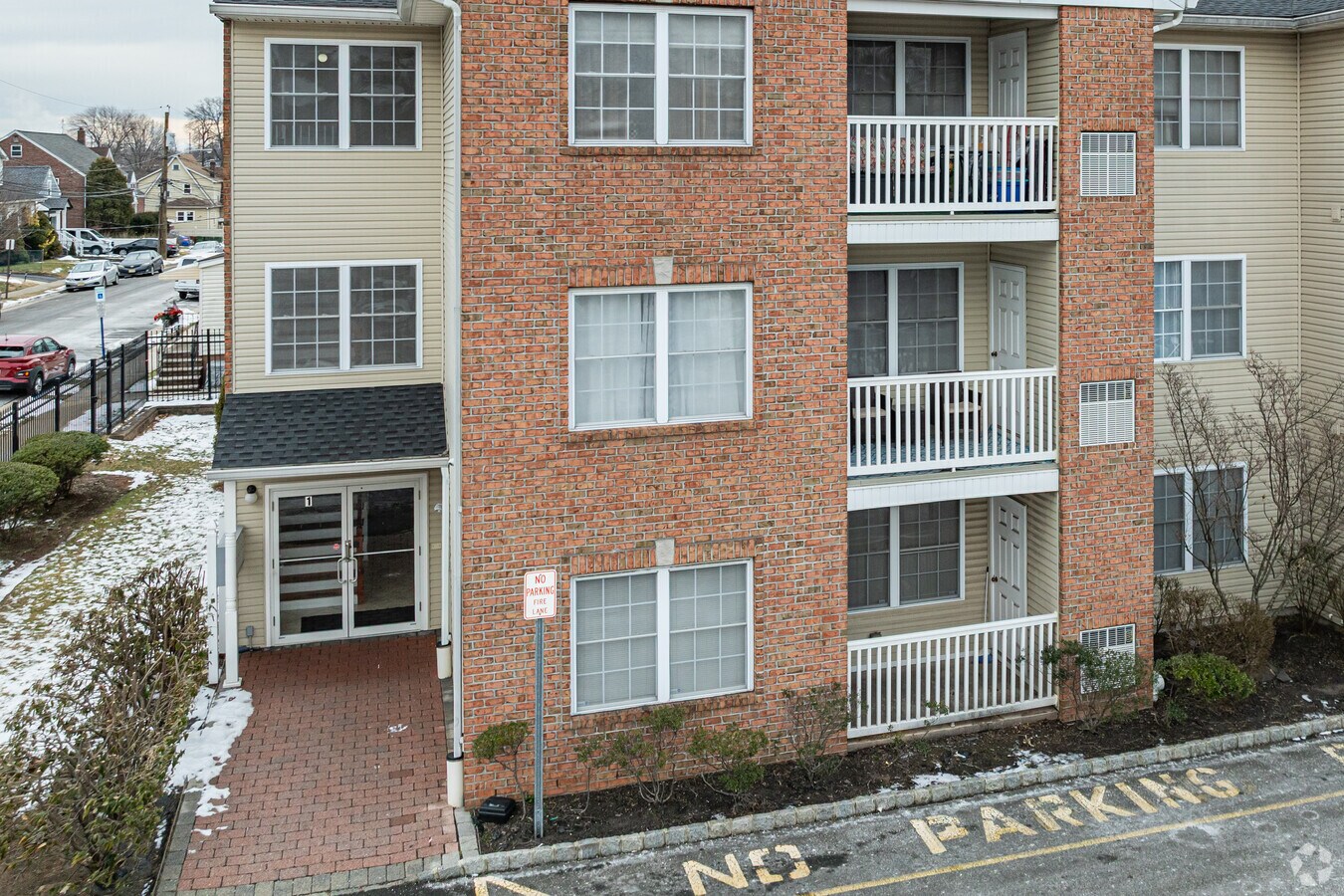 Entrance - Park at Linden